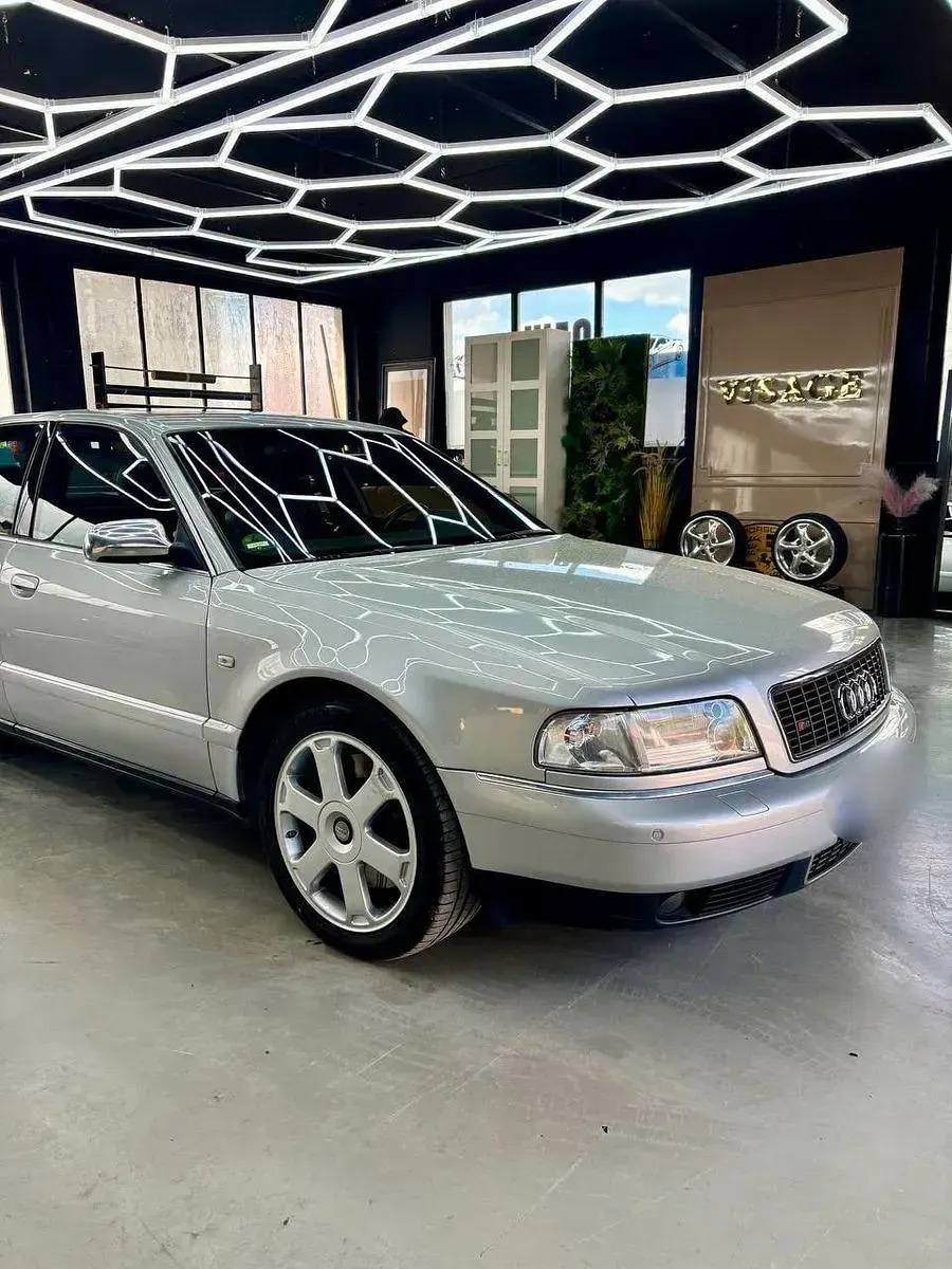 Gebraucht Audi S8 Sport 360 PS (264 kW) 2002 Silber Limousine