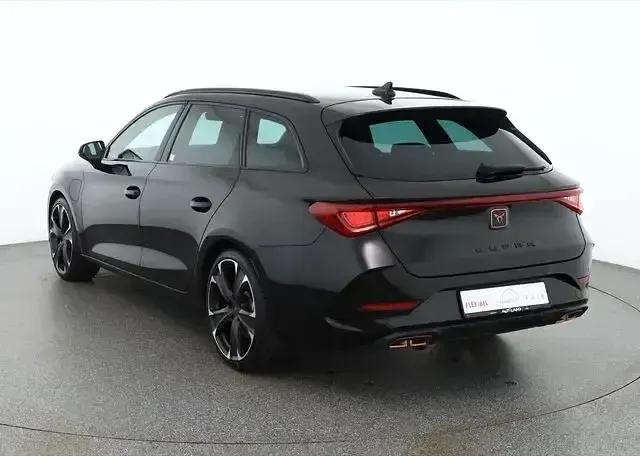 Używany Cupra Leon 245 KM (180 kW) 2021 Czarny Sedan/Limuzyna