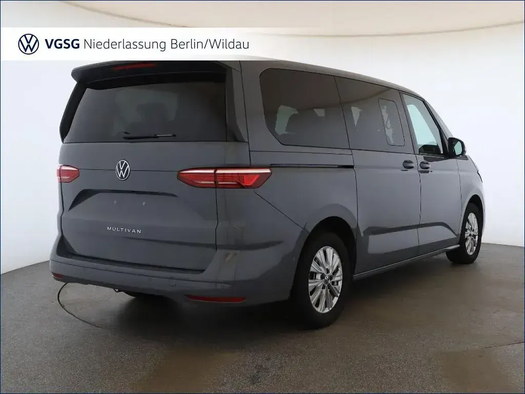 Gebraucht VW Multivan 204 PS (150 kW) 2025 Grau Van / Kleinbus