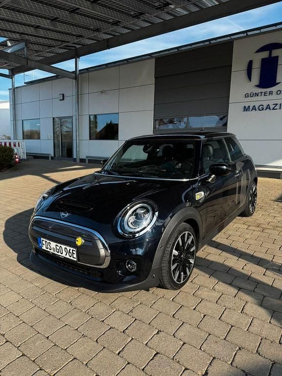 Second-hand Mini Cooper SE 135 kW (184 CP) 2020 Negru Hatchback