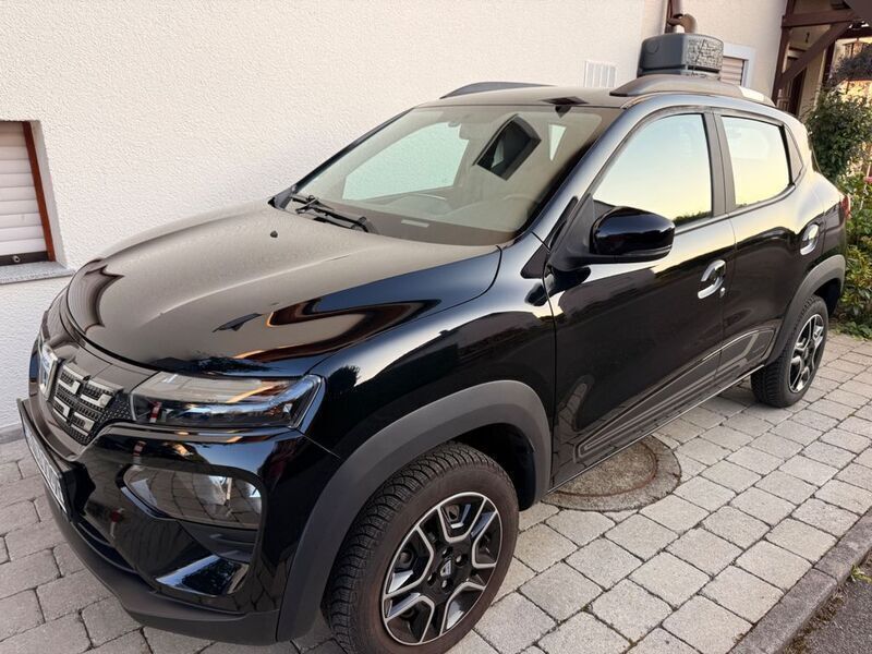 Schwarz Gebraucht 2022 Dacia Spring Comfort Plus Kleinwagen | 10.999 € (Fairer Preis) - Bild 1/4