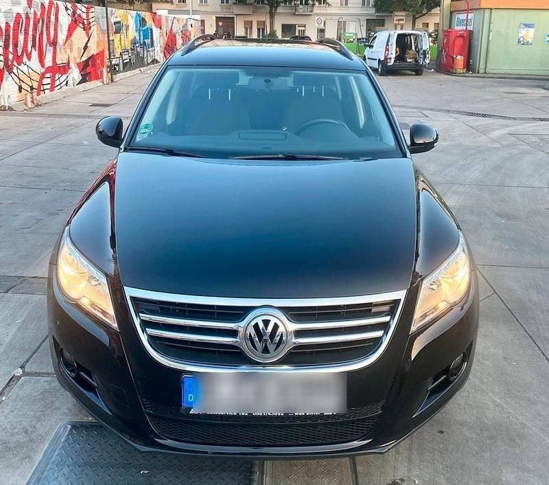 Schwarz Gebraucht 2011 VW Tiguan SUV | 7.500 € - Bild 1/4