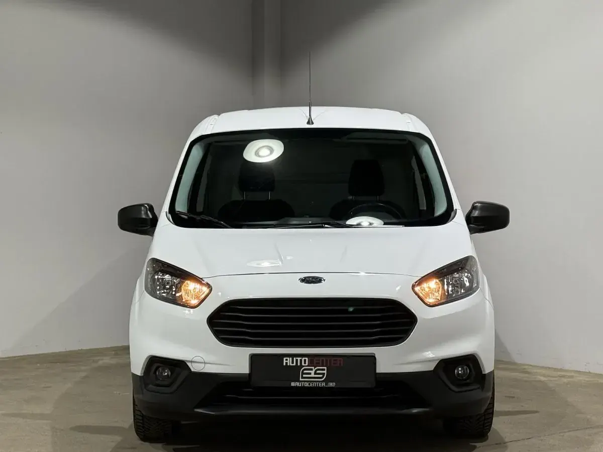 Gebraucht Ford Transit Trend 75 PS (55 kW) 2021 Weiß (frostweiß) Van / Kleinbus