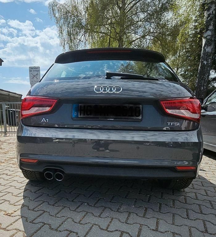 Gebraucht Audi A1 Sportback 125 PS (91 kW) 2014 Grau Kleinwagen
