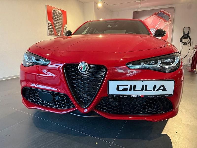 Neu Alfa Romeo Giulia Veloce 280 PS (205 kW) 2025 Rot Limousine