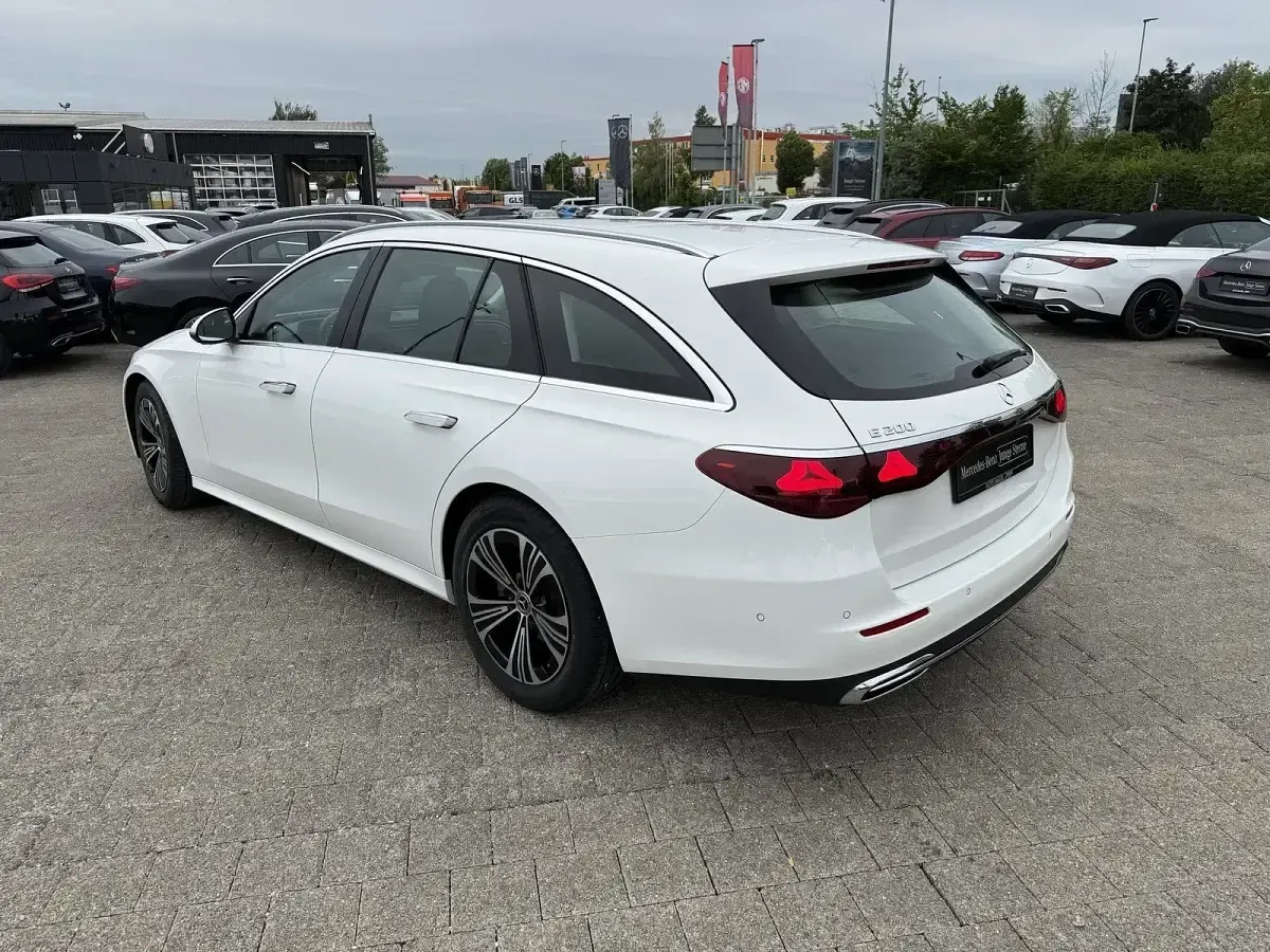 Gebraucht Mercedes E200 Avantgarde 204 PS (150 kW) 2025 Andere Kombi