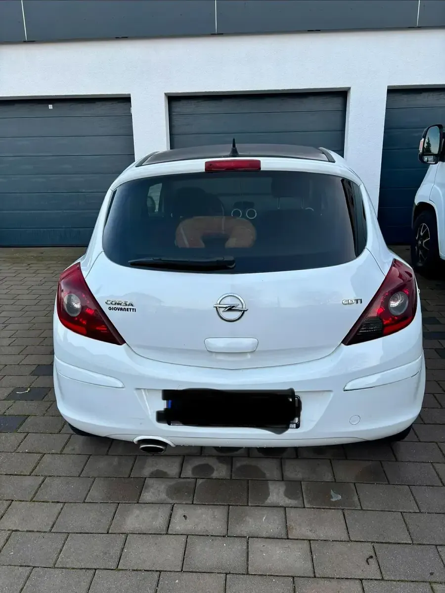Gebraucht Opel Corsa 131 PS (96 kW) 2011 Weiß Kleinwagen