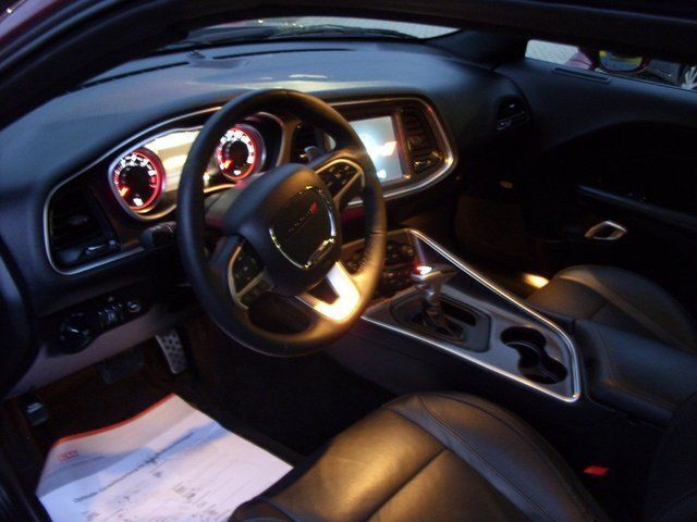 Gebraucht Dodge Challenger 309 PS (227 kW) 2017 Rot metallic Coupé