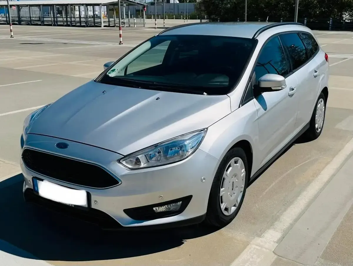 Gebraucht Ford Focus 125 PS (91 kW) 2016 Grau Kombi