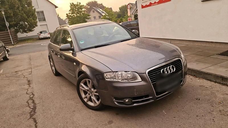 Grau Gebraucht 2007 Audi A4 Limousine | 3.399 € (Fairer Preis) - Bild 1/4