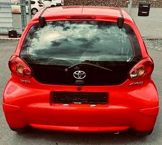 Gebraucht Toyota Aygo 67 PS (49 kW) 2007 Rot Kleinwagen