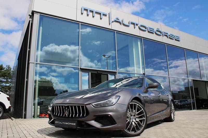 Grau Gebraucht 2020 Maserati Ghibli Coupé | 55.900 € (Superpreis) - Bild 1/4