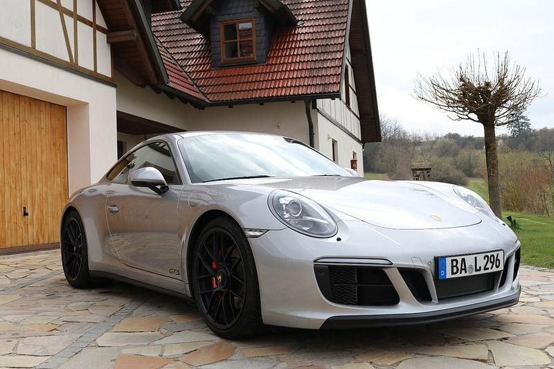 Second-hand Porsche 911 450 CP (330 kW) 2017 Argintiu Coupe