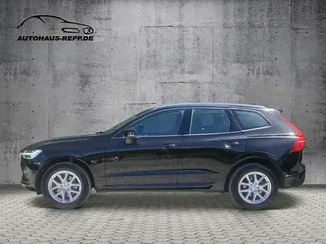 Second-hand Volvo XC60 Momentum 190 CP (139 kW) 2018 Negru SUV