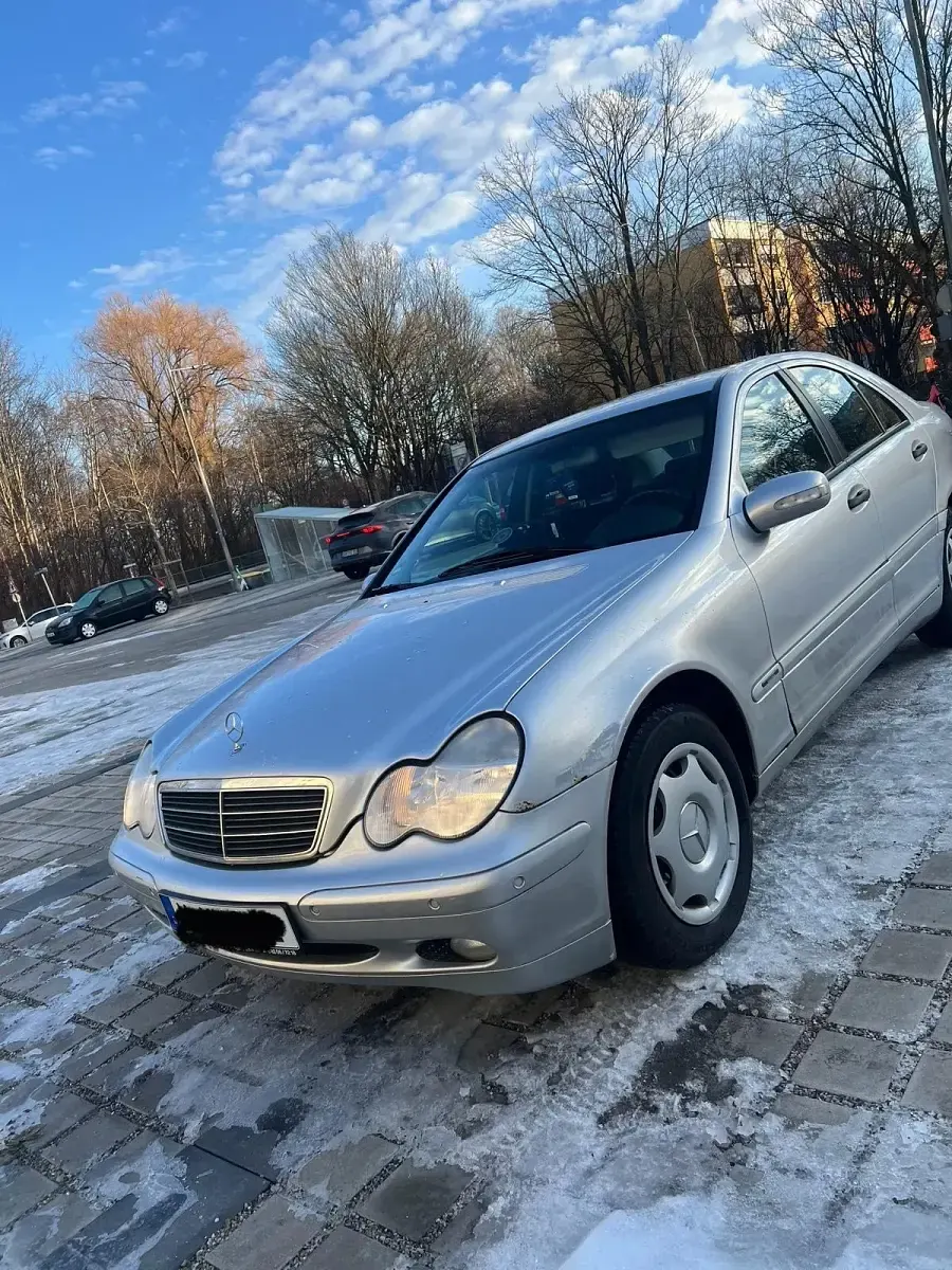 Gebraucht Mercedes C180 129 PS (94 kW) 2001 Silber Limousine