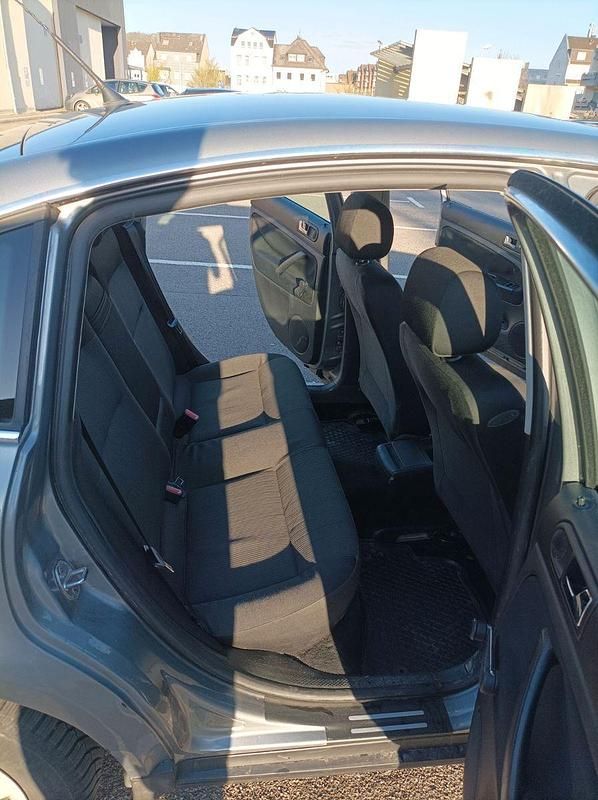 Gebraucht VW Passat Comfortline 131 PS (96 kW) 2002 Grau Limousine