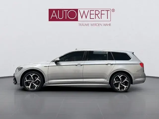 Gebraucht VW Passat R-line 150 PS (110 kW) 2024 Silber Kombi