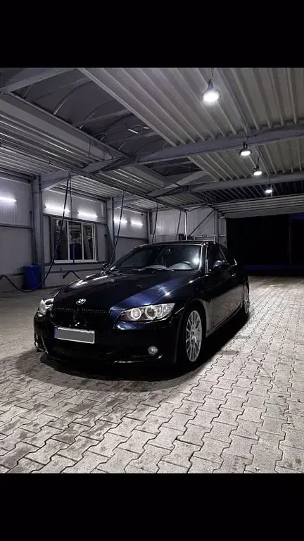 Gebraucht BMW 325 M Sport 197 PS (144 kW) 2010 Schwarz Coupé