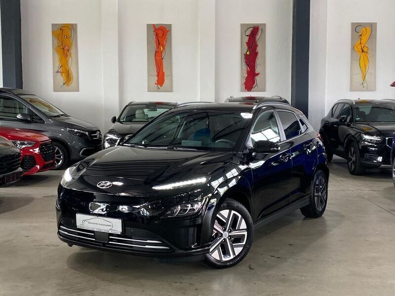 Phantom black / mic Gebraucht 2023 Hyundai Kona Trend SUV | 24.880 € (Guter Preis) - Bild 1/4