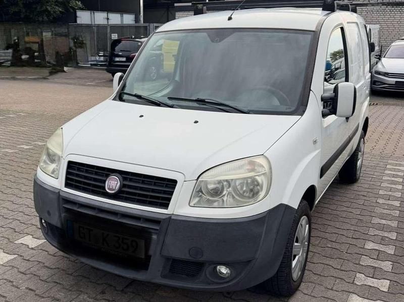 Weiß Gebraucht 2009 Fiat Doblò Van / Kleinbus | 2.999 € (Fairer Preis) - Bild 1/4