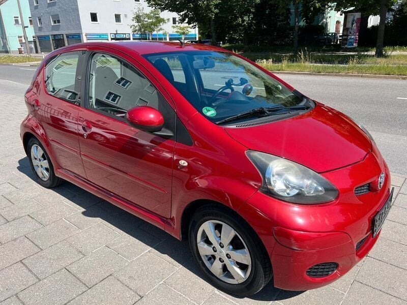 Rot Gebraucht 2011 Toyota Aygo Kleinwagen | 2.150 € (Guter Preis) - Bild 1/4