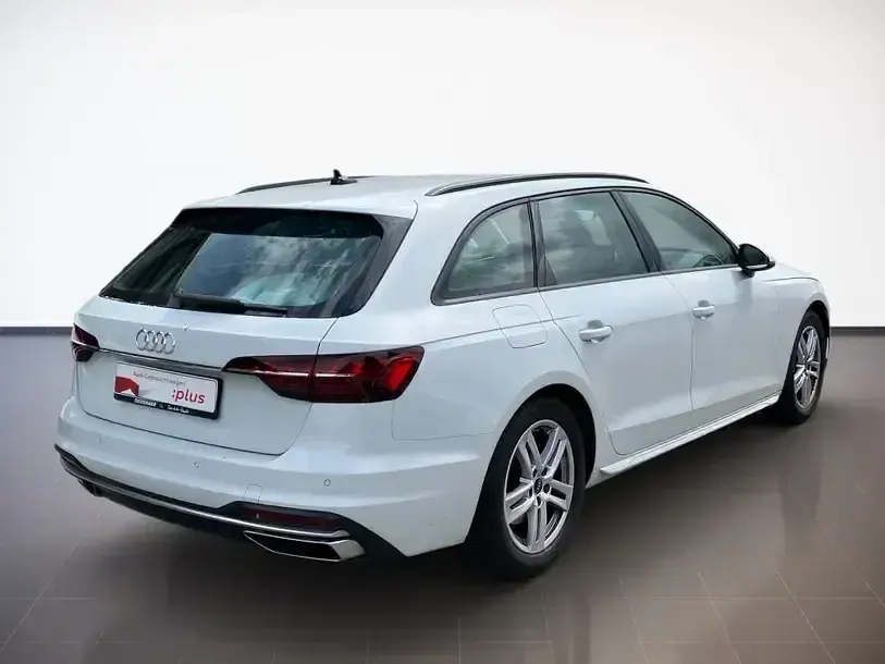 Używany Audi A4 Advanced Plus 150 KM (110 kW) 2024 Biały Kombi