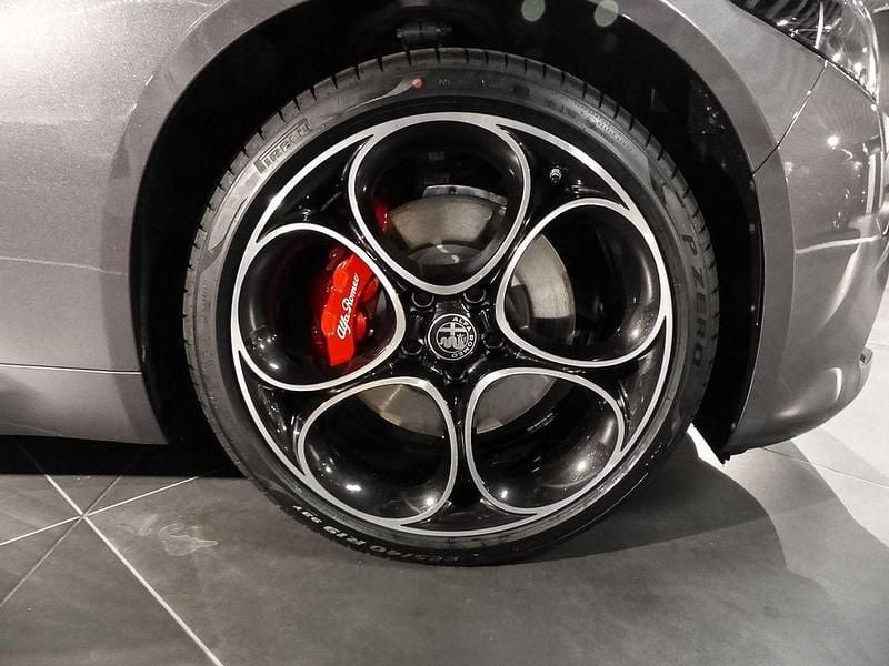 Gebraucht Alfa Romeo Giulia Premium 280 PS (205 kW) 2025 Grau Limousine