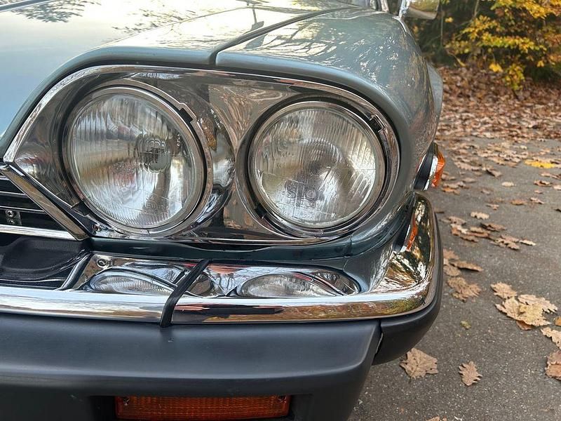 Blau Gebraucht 1990 Jaguar XJS Cabrio | 24.900 € - Bild 1/4