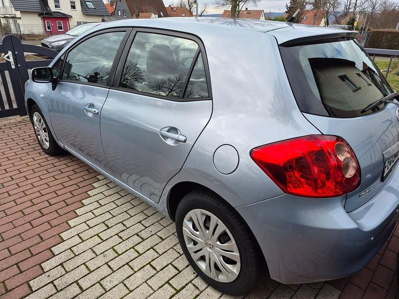 Gebraucht Toyota Auris 124 PS (91 kW) 2007 Blau Kleinwagen