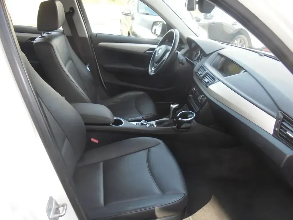 Gebraucht BMW X1 143 PS (105 kW) 2012 Weiß SUV