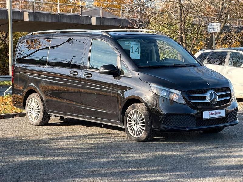 Schwarz Gebraucht 2021 Mercedes V250 Van / Kleinbus | 30.643 € (Guter Preis) - Bild 1/4