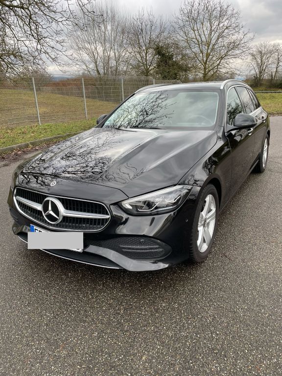 Schwarz Gebraucht 2022 Mercedes C220 Kombi | 31.800 € (Fairer Preis) - Bild 1/4