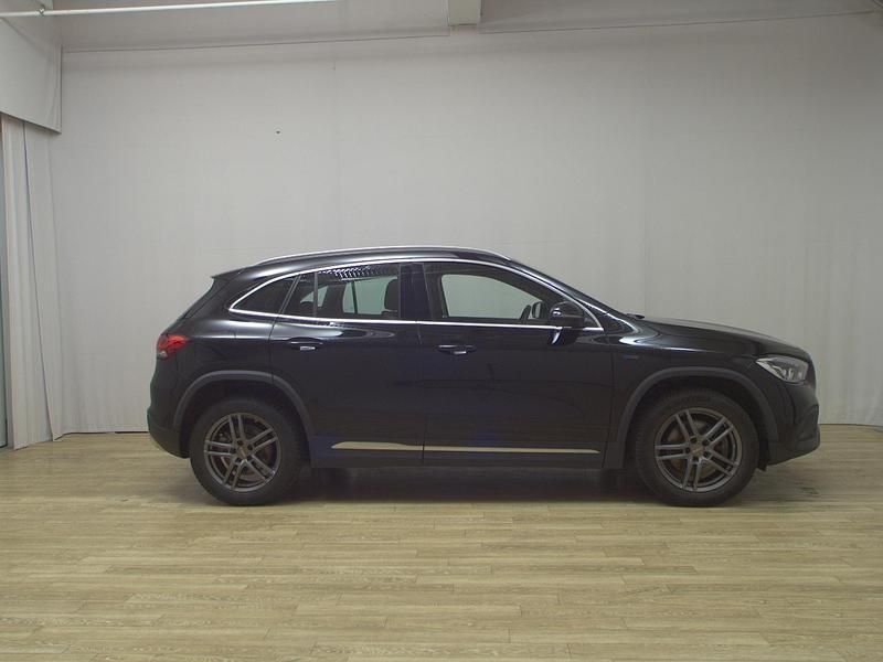 Schwarz Gebraucht 2021 Mercedes GLA250 Progressive SUV | 22.980 € (Superpreis) - Bild 1/4