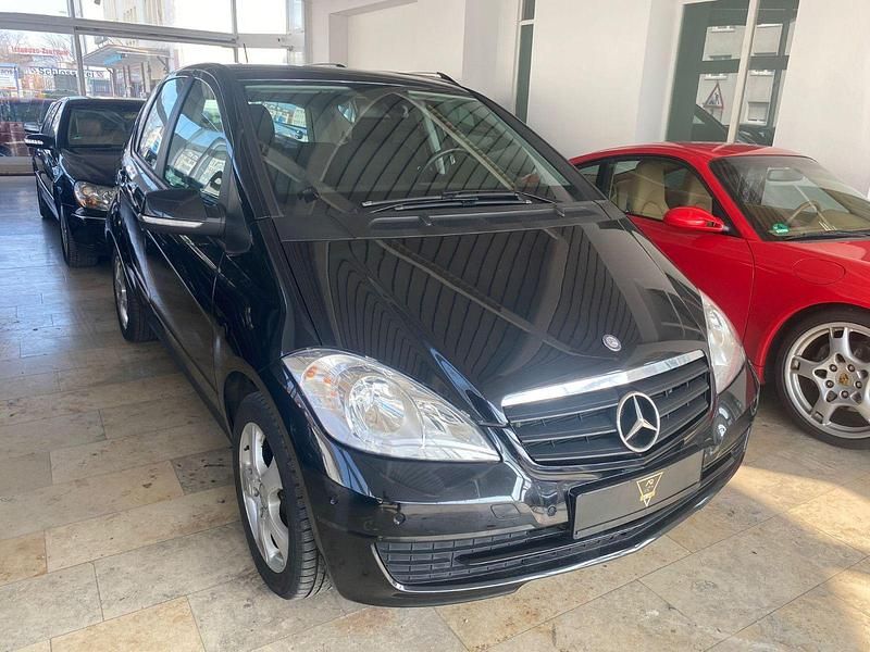 Gebraucht Mercedes A160 95 PS (69 kW) 2011 Schwarz Kleinwagen