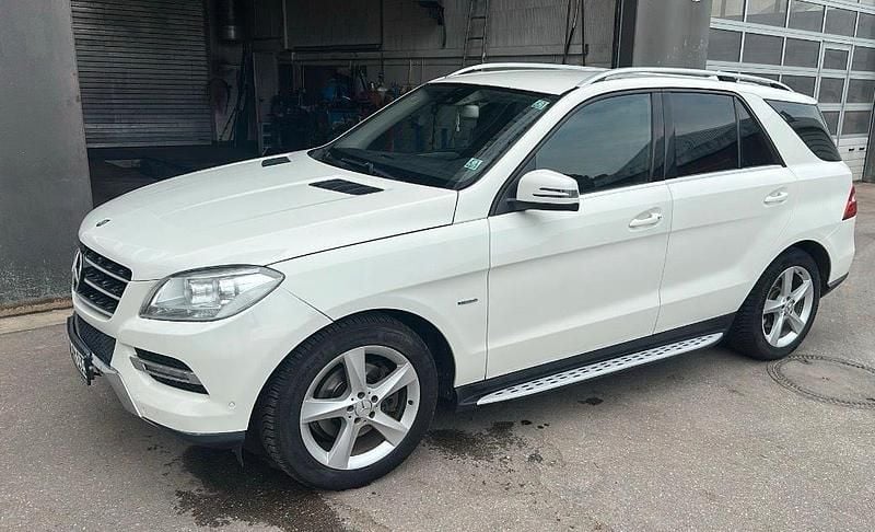 Gebraucht Mercedes ML250 204 PS (150 kW) 2013 Weiß SUV
