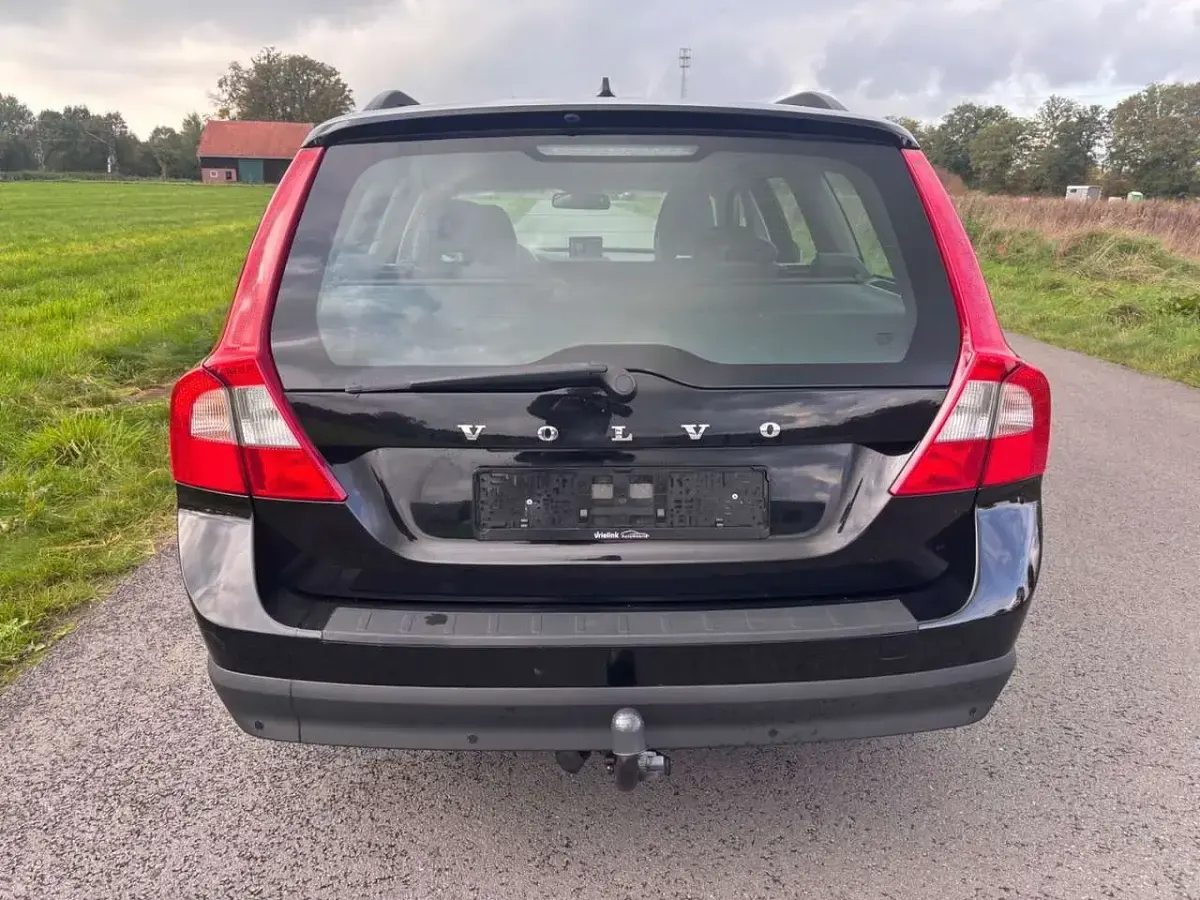 Gebraucht Volvo V70 136 PS (100 kW) 2010 Schwarz Kombi