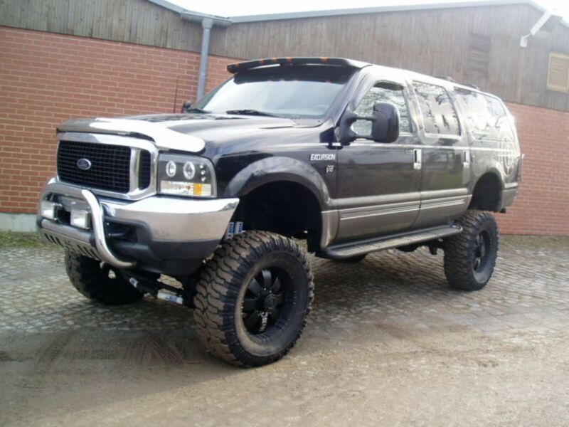 Schwarz Gebraucht 2004 Ford Excursion SUV | 24.880 € - Bild 1/4