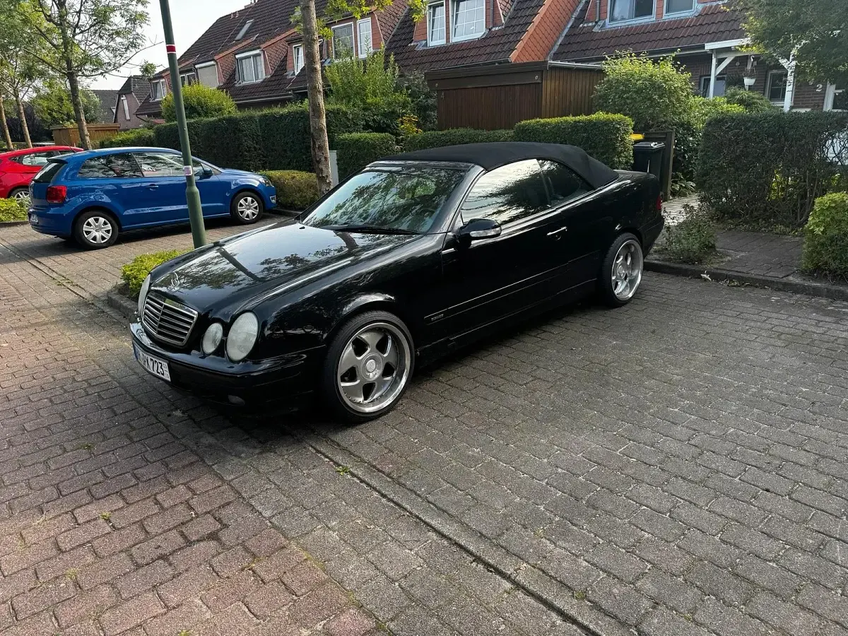Gebraucht Mercedes CLK200 136 PS (100 kW) 2000 Schwarz Cabrio