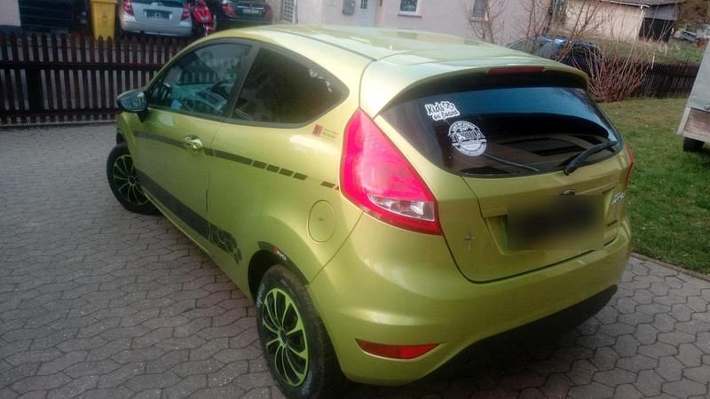 Gebraucht Ford Fiesta 82 PS (60 kW) 2009 Grün Kleinwagen