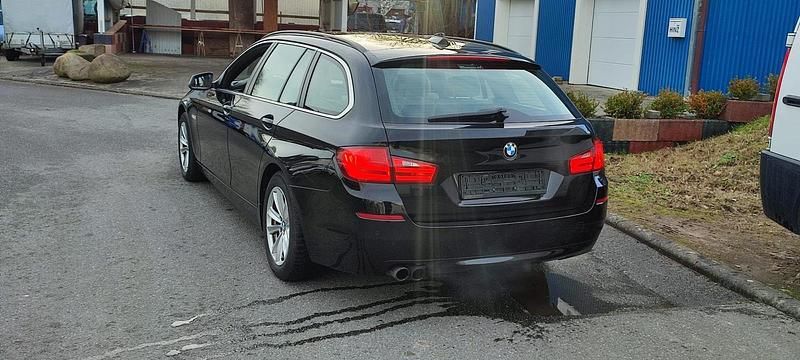 Gebraucht BMW 530 258 PS (189 kW) 2011 Schwarz Limousine