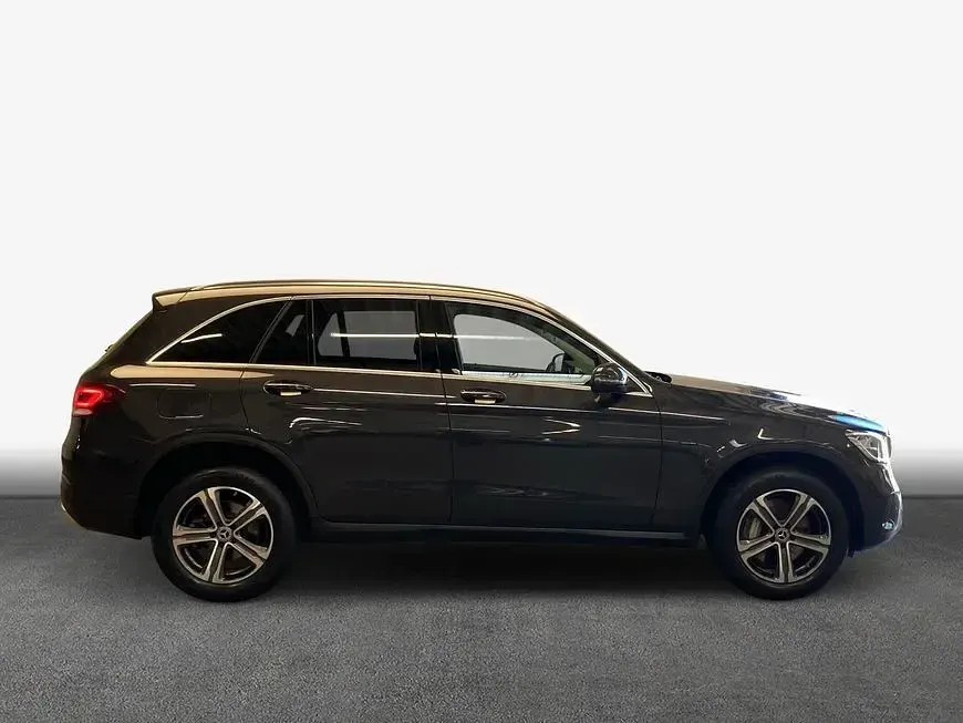 Gebraucht Mercedes GLC300 194 PS (142 kW) 2021 Grau SUV