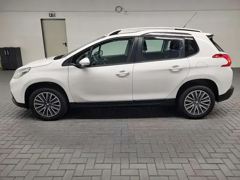 Gebraucht Peugeot 2008 Active 82 PS (60 kW) 2014 Weiß (weiss banquise) SUV