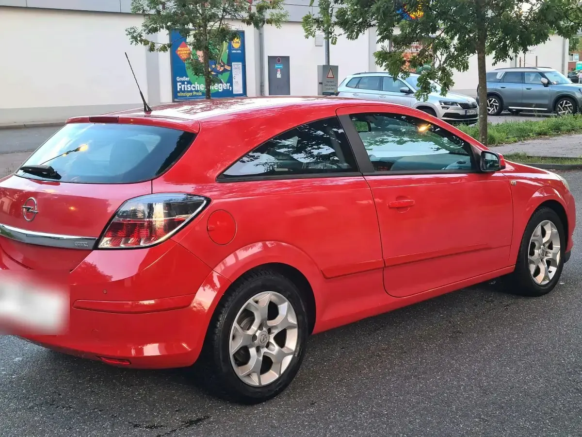 Gebraucht Opel Astra GTC 105 PS (77 kW) 2005 Rot Coupé