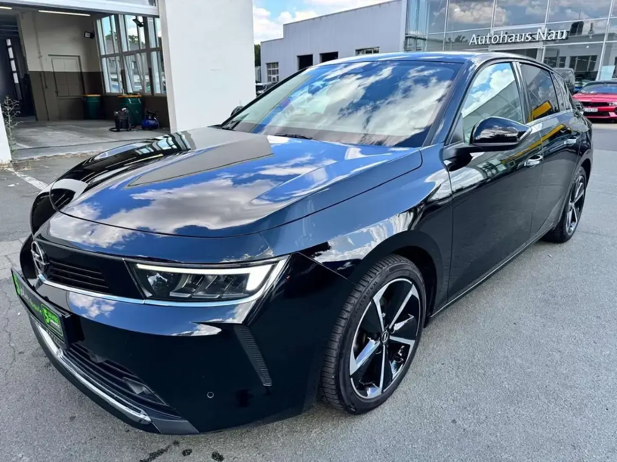 Gebraucht Opel Astra 131 PS (96 kW) 2023 Schwarz Kleinwagen