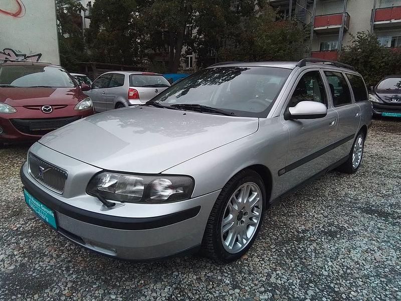 Grün Gebraucht 2001 Volvo V70 Kombi | 3.990 € (Guter Preis) - Bild 1/4