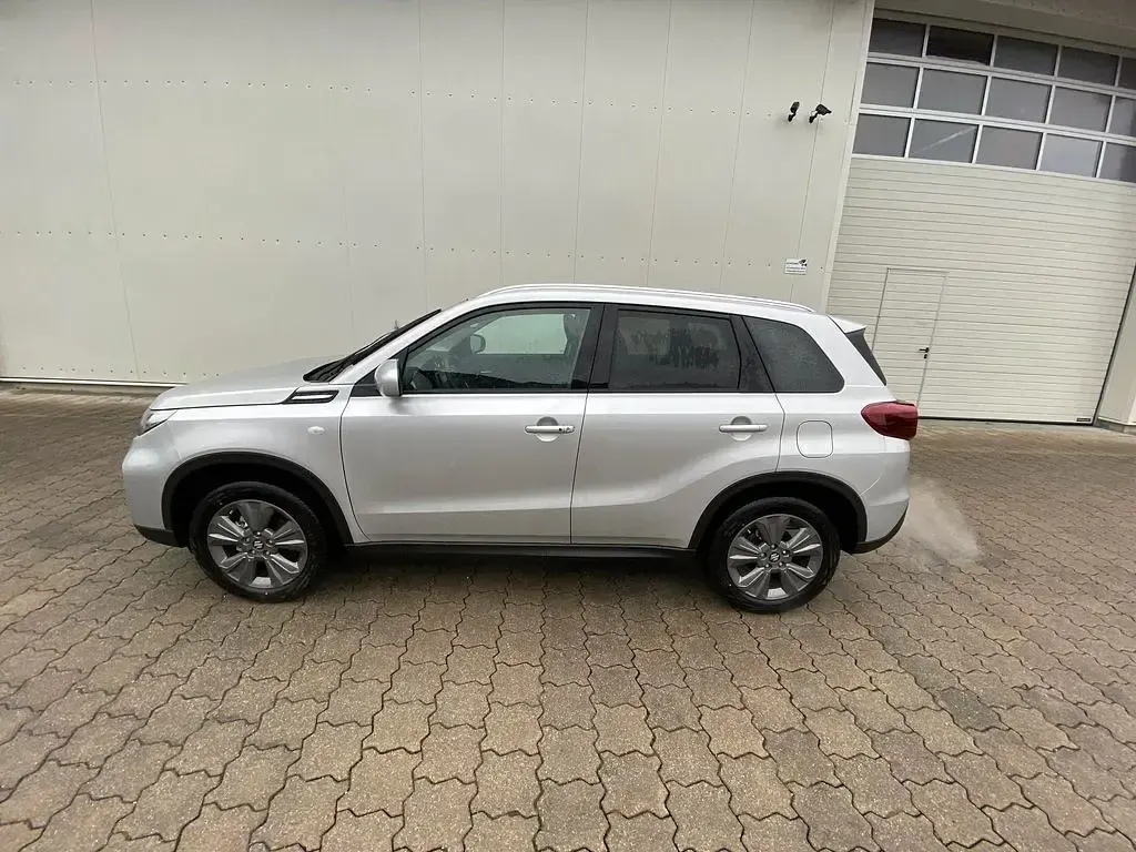 Neu Suzuki Vitara Comfort 110 PS (80 kW) 2026 Silber SUV