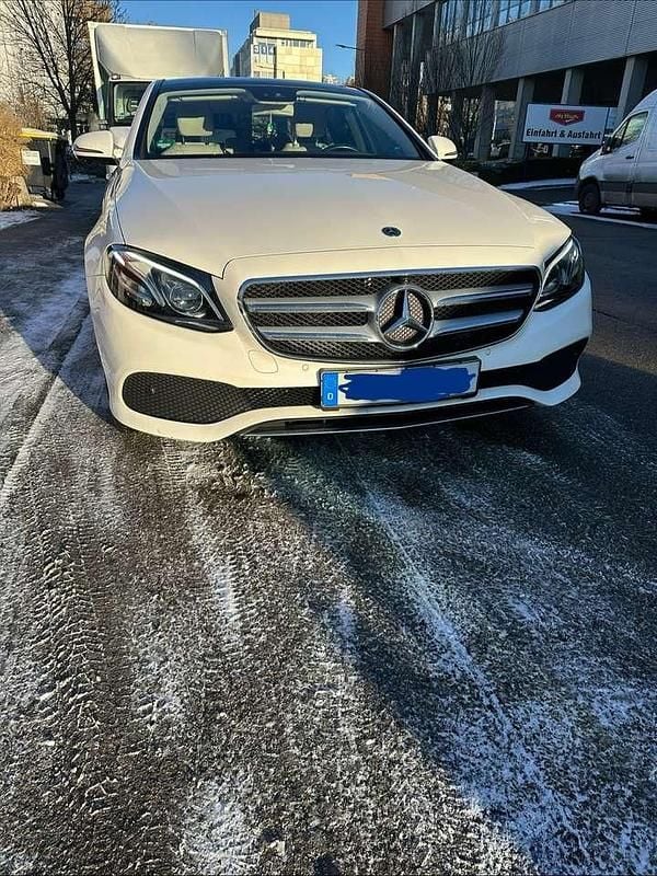 Gebraucht Mercedes E350 Avantgarde 211 PS (155 kW) 2018 Weiß Limousine
