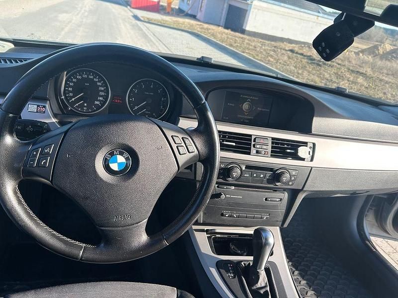 Gebraucht BMW 325 218 PS (160 kW) 2006 Silber Limousine