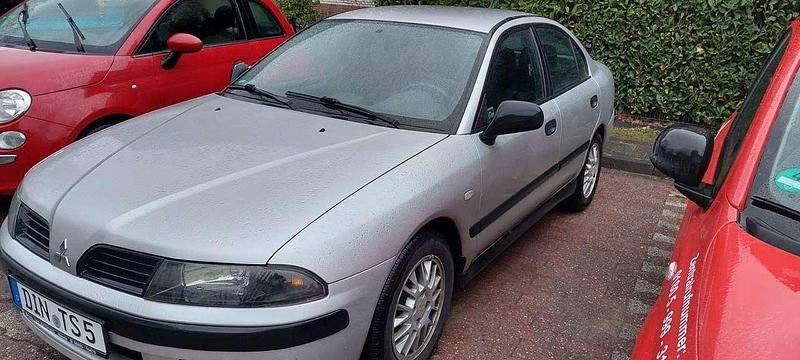 Gebraucht Mitsubishi Carisma Elegance 125 PS (91 kW) 2002 Mitsubischi Limousine