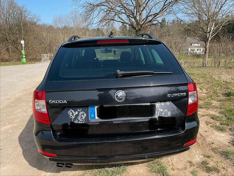 Gebraucht Skoda Superb Exclusive 170 PS (125 kW) 2014 Schwarz Kombi